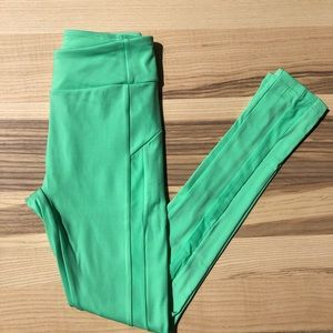 New! Gymshark Move Legging